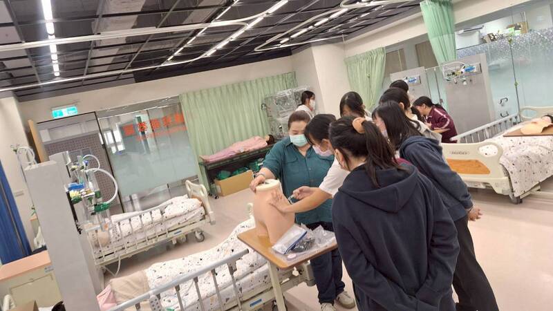 115.03.09嘉義女中來校參訪｜護理體驗日圖片