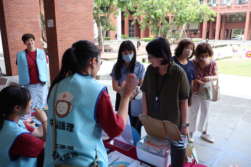 The inaugural Nursing Week (May 19–21, 2026) concluded successfully, showcasing nursing professionalism and a humanistic touch.Image