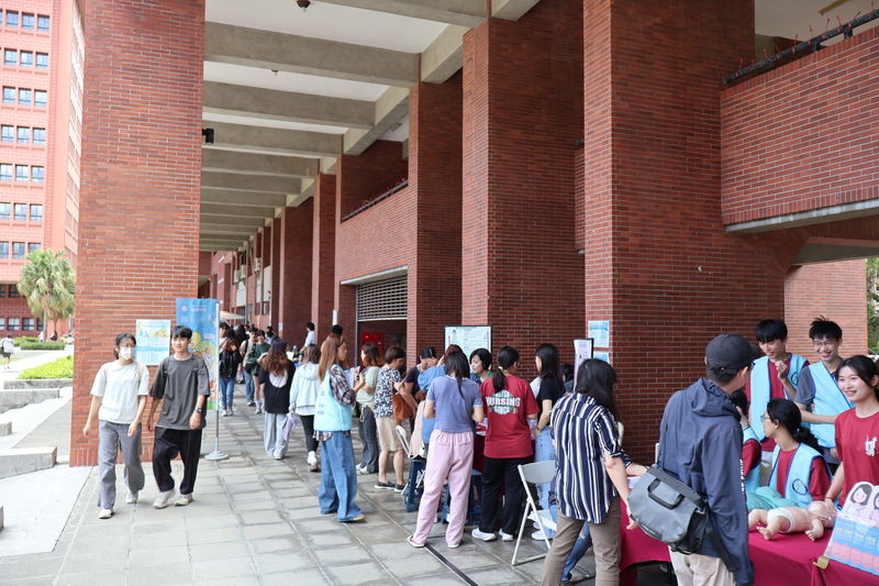 The inaugural Nursing Week (May 19–21, 2026) concluded successfully, showcasing nursing professionalism and a humanistic touch.Image