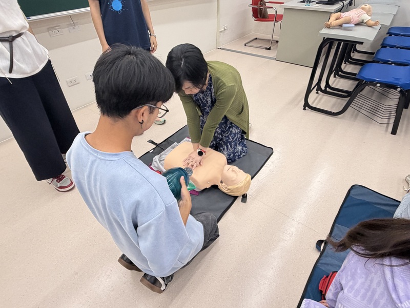 115.06.12及06.15 BLS 基本救命術急救訓練圖片