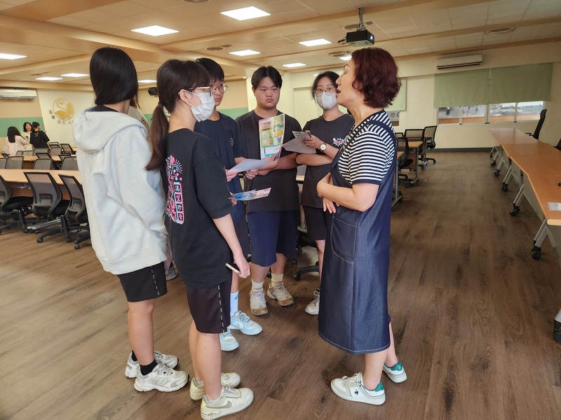 Department Outreach at Hsing-Xing High School on May 13, 2025Image