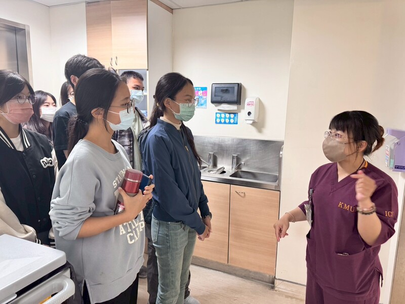 114.11.24 高雄醫學大學附設醫院護理部參訪圖片
